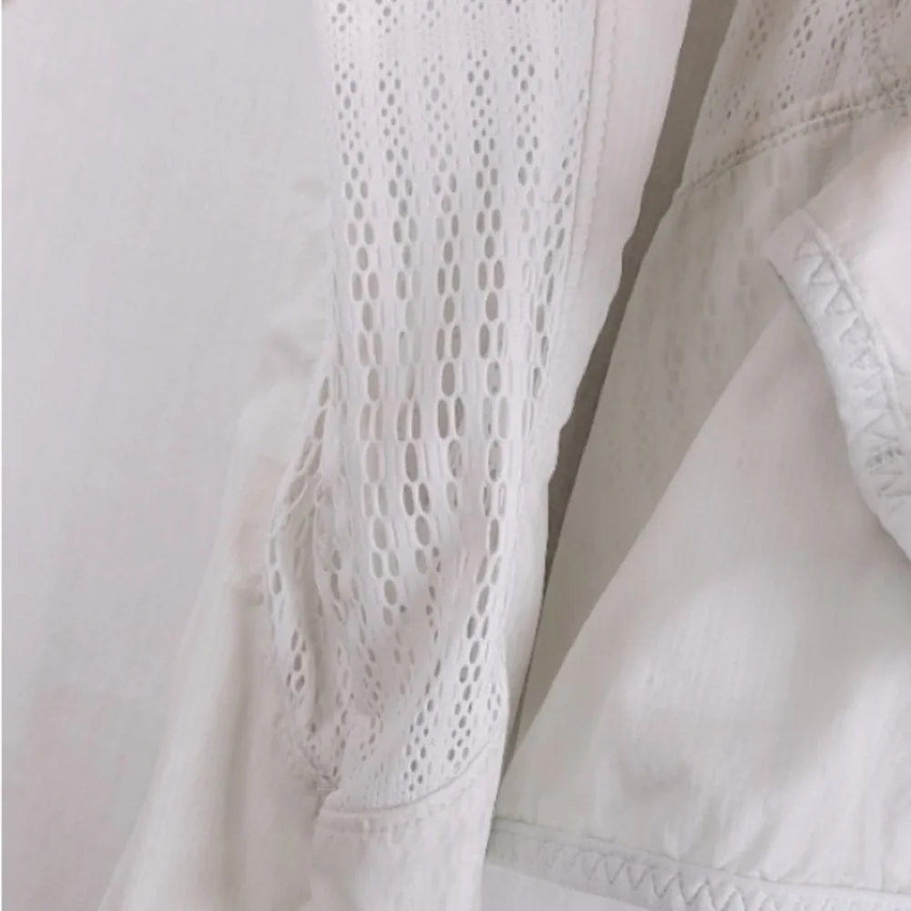 🤍LULULEMON🤍 Run Nada Windbreaker Grayish-white.. Size 6. - Picture 7 of 11